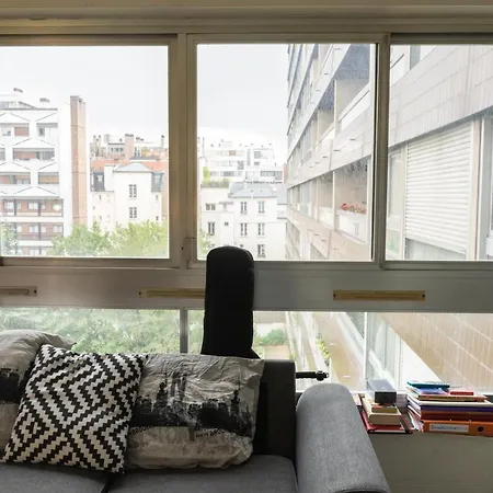 Studio Spacieux Et Calme + Parking Souterrain *